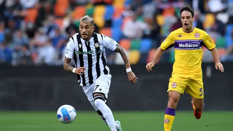 Pereyra 5: nei primi minuti è il più attivo tra i suoi ma sbatte spesso contro Martinez Quarta. Non riesce a tamponare Torreira