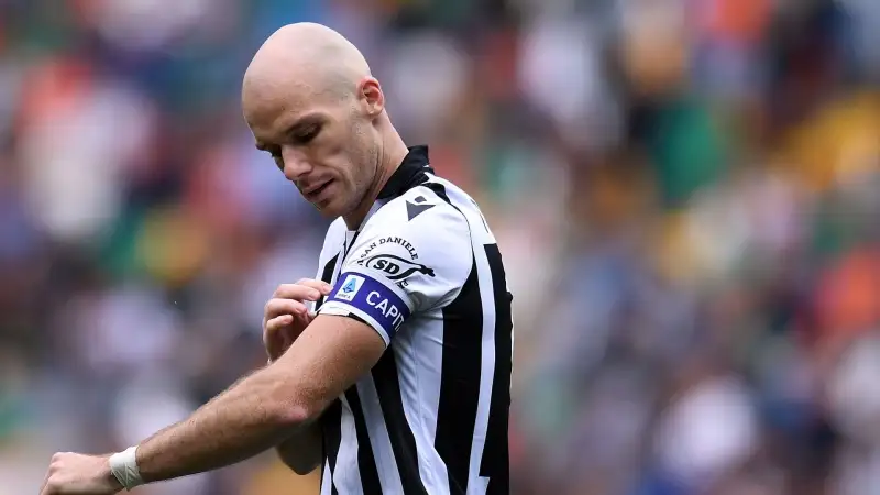 Nuytinck 6: fa a sportellate con Vlahovic e lo tiene lontano da Silvestri