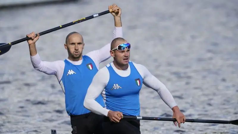 Ai campionati del mondo di canoa velocità conquistano l'oro nel C2 500 Daniele Santini e Nicolae Craciun