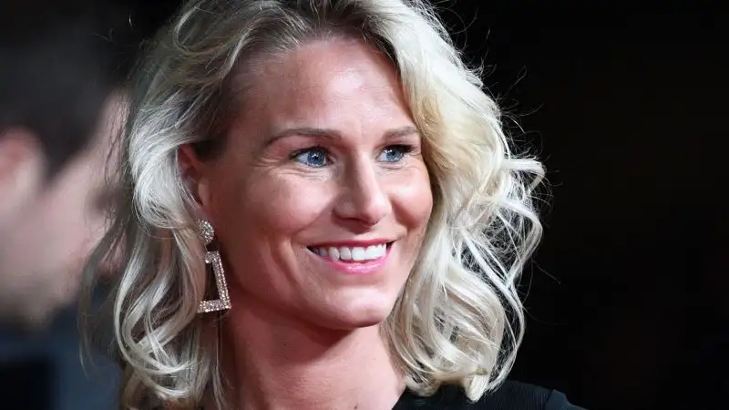 Amandine Henry si fa notare al grande pubblico nel corso della sua prima esperienza all'Olympique Lione