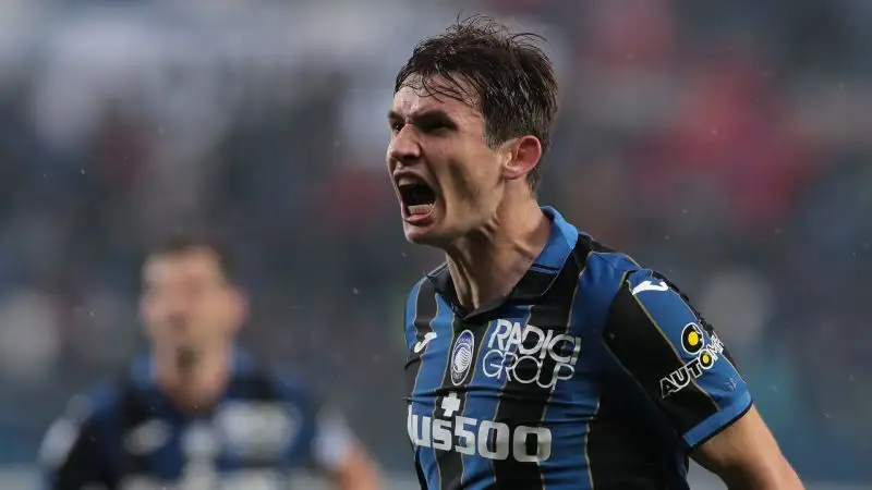 De Roon 6.5: segna il 2-2 definitivo per la sua squadra, rimediando il suo errore in fase di difesa sul 2 a 1 di Immobile