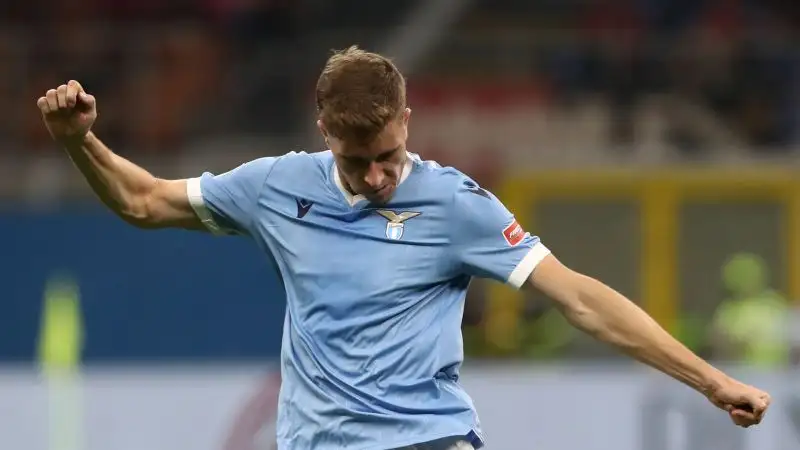 Basic 6: subentra a L. Alberto durante il secondo tempo e si fa trovare pronto nell'azione del 2 a 1 per la Lazio fornendo l'assist ad Immobile