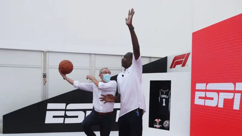 Dikembe Mutombo, vincitore per ben quattro volte dell'NBA Defensive Player of the Year Award