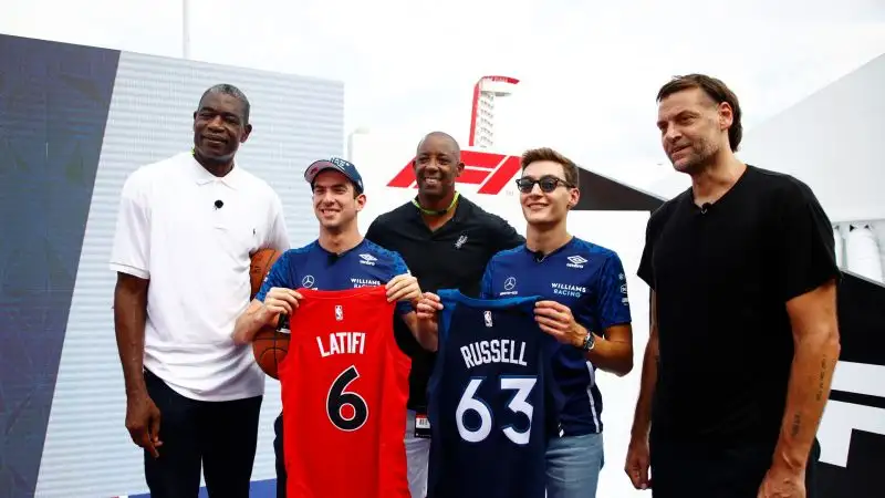 E Sean Elliott, ex Detroit Pistons e San Antonio Spurs, con cui ha vinto il titolo NBA nel 1999