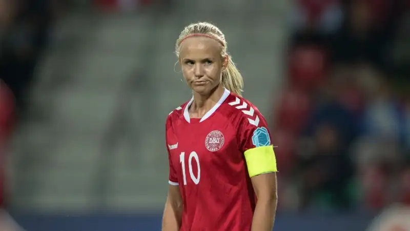 Sempre con la nazionale, nel 2017 è stata la miglior marcatrice (insieme alla giapponese Kumi Yokoyama) dell'Algarve Cup