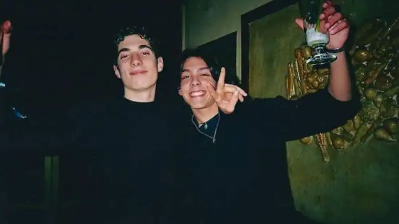 Un brindisi con l'amico