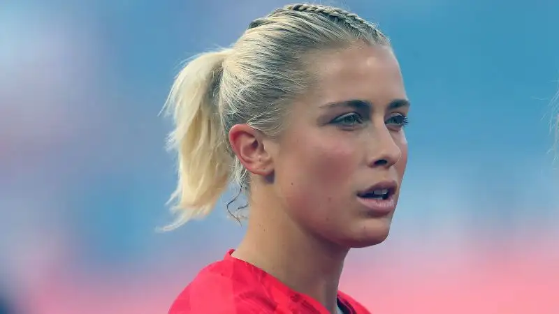 A settembre 2021 è però tornata in patria per giocare con gli Houston Dash