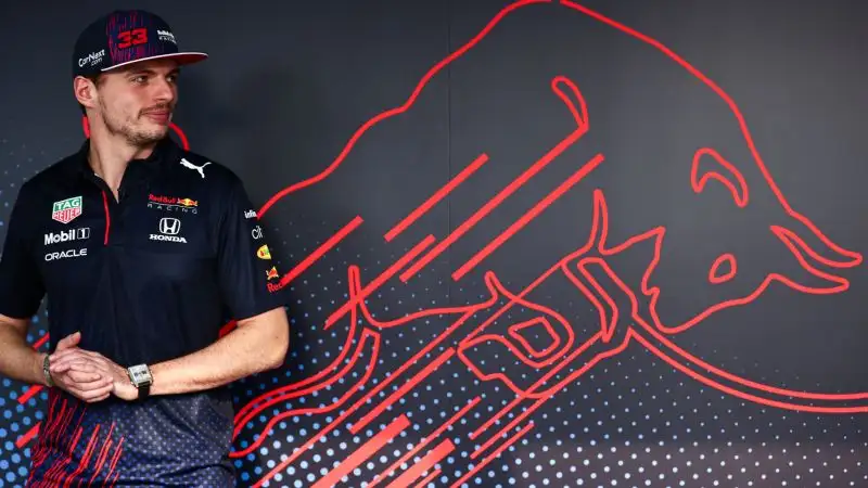 Una competizione agguerrita quella tra i due piloti che sta avvenendo anche fuori della pista