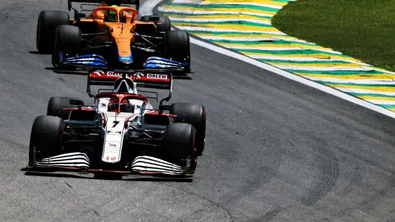 K. Raikkonen 6: sembrava un weekend stregato l'ultimo sulla pista che lo ha reso campione del mondo, ma rosicchia posizioni per tutta la gara concludendo con un onorevole dodicesimo posto