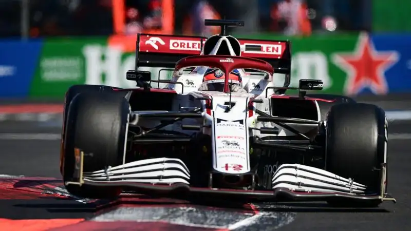 Kimi Raikkonen 7,5: discorso simile a quello di Vettel, con l'aggiunta che qui l'età è diversa e la monoposto forse ancora più problematica. Ma Kimi è efficace e solidissimo