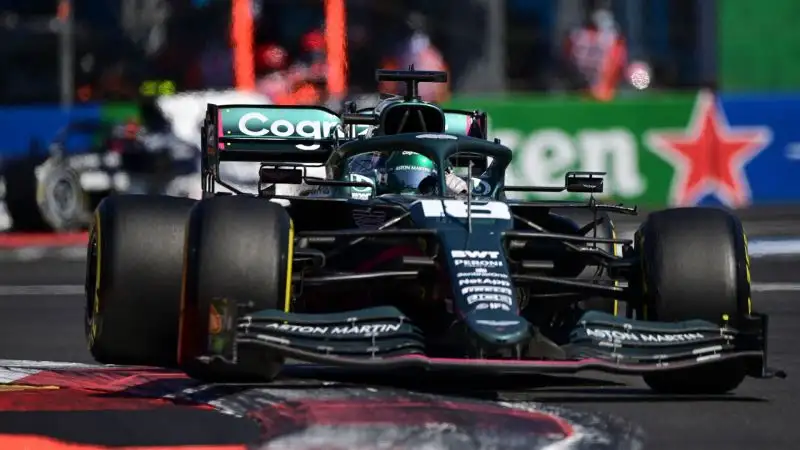 Lance Stroll 5: incidente ieri, tanti pasticci oggi. E dopo mesi quasi alla pari, ora il confronto con Vettel inizia a farsi imbarazzante