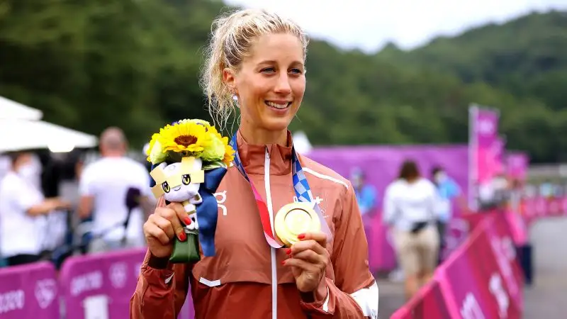 Attiva soprattutto nel mountain biking, ha vinto un titolo mondiale Elite di cross country, un titolo mondiale di marathon e tre Coppe del mondo di cross country