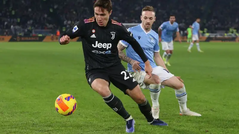 Chiesa 6.5: buona prova per il giocatore azzurro che, oltre a procurarsi il secondo rigore, fa bene in entrambe le fasi