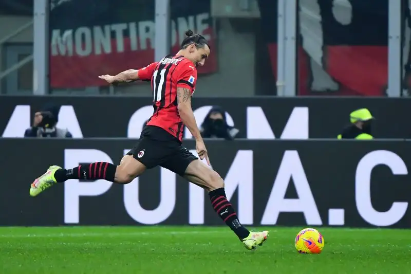 Ibrahimovic 5,5. Sfiora ancora il gol su punizione ma per il resto fatica a rendersi pericoloso