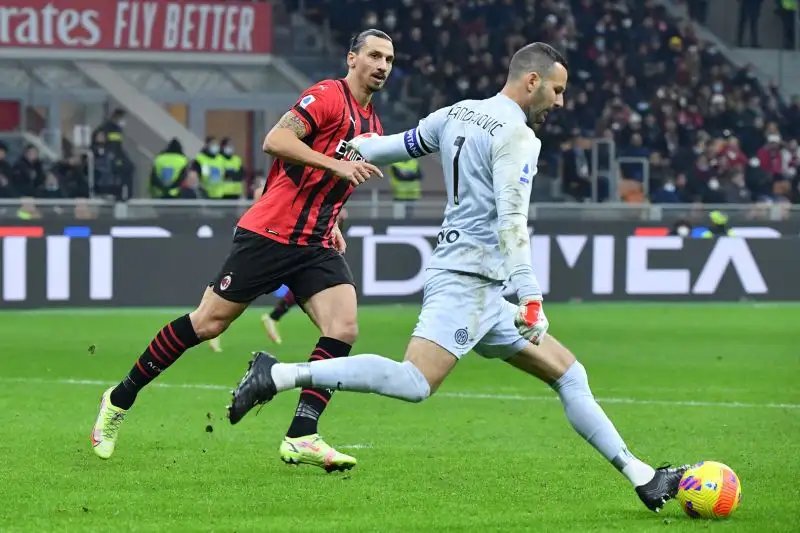 Handanovic 6,5. Una sola vera parata ma decisiva, su una punizione di Ibrahimovic
