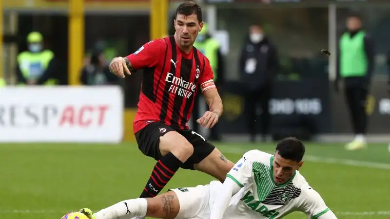Romagnoli 5: inizia la sua prestazione con il gol del vantaggio rossonero e la termina con lasciando in dieci i compagni