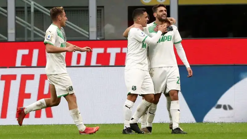Raspadori 6: una buona prestazione per l'attaccante azzurro, che impensierisce i difensori del Milan e regala a Scamacca l'assist per il gol