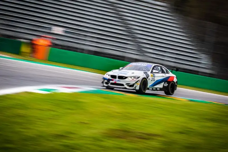 I piloti del Campionato Italiano Gran Turismo Endurance, della Clio Cup Europe e della Porsche Carrera Cup Italia si sono giocati la vittoria nei rispettivi campionati. Foto di Cristian Lovati