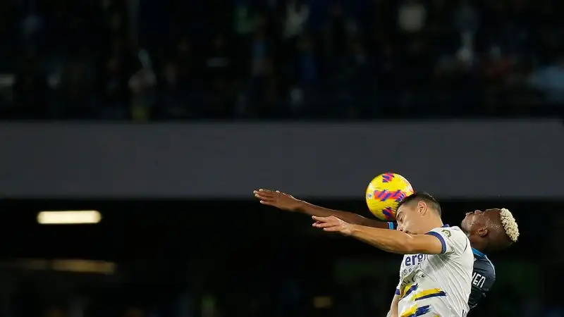 Gunter 6.5: non un avversario facile, collabora con il resto della difesa per ottenere un importante punto al Maradona