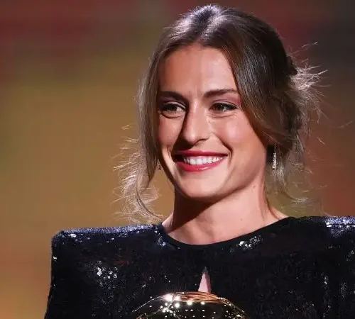 Alexia Putellas cambia look e fa impazzire i tifosi: foto