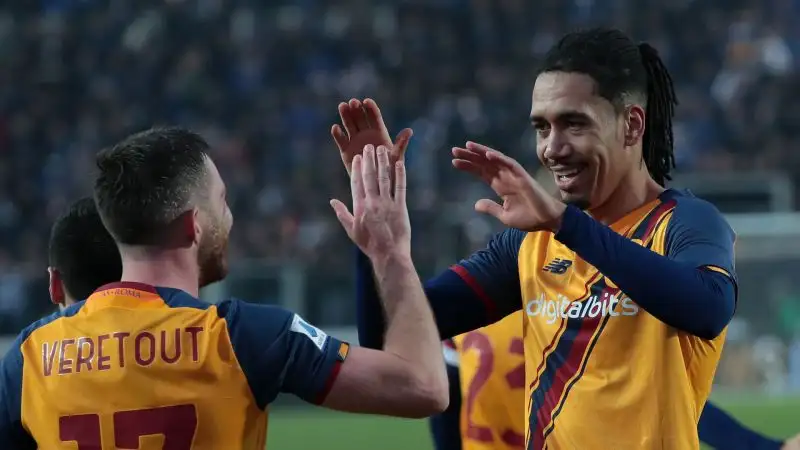 Smalling 7: partecipa all'ottima prestazione complessiva della difesa giallorossa e la impreziosisce con un gol