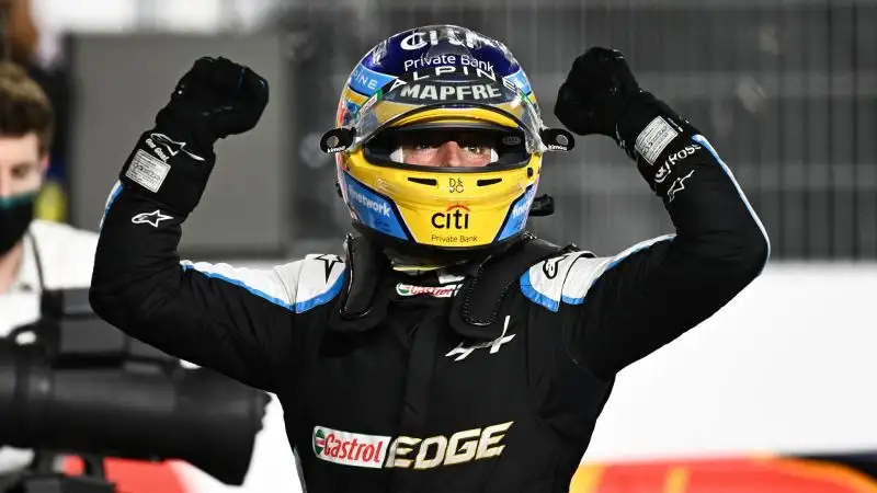 Fernando Alonso 7: l'esperienza non gli manca, e lo dimostra in numerose occasioni. Un mago nella gestione delle gomme