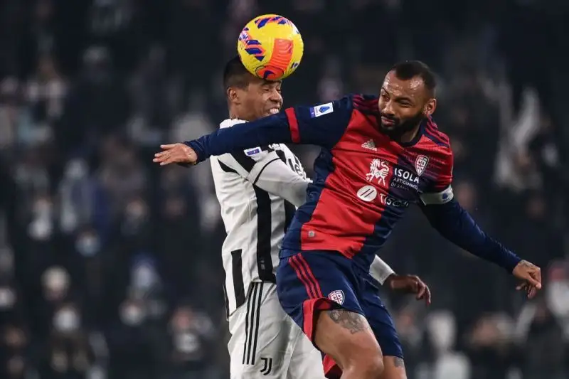 Joao Pedro 6,5. Gli manca solo il gol ma fa reparto quasi da solo.