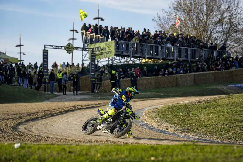 Le derapate di Valentino hanno divertito tutti. Fonte: Media - VR46