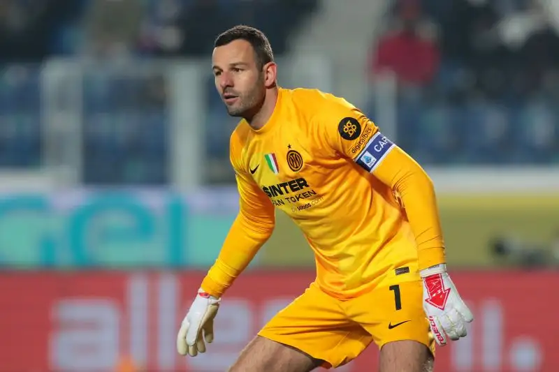 Handanovic 7,5 - Miracoloso in almeno un paio di occasioni: per informazioni chiedere a Pessina e Muriel. Il tesseramento di Onana sembra averlo stimolato a dare il meglio
