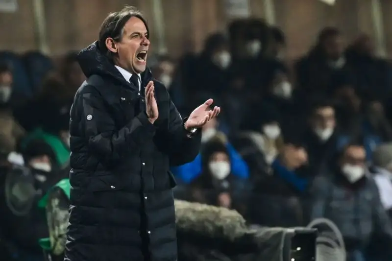 Inzaghi 6 - La sua squadra forse risente delle fatiche ancor prima mentali che fisiche alla fine di una settimana di passione. Le prova tutte fino al 90° ed oltre, pur di portare a casa i tre punti. Che poi non arrivano