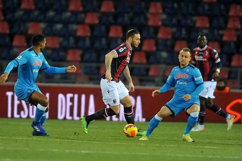 Arnautovic 5.5: Ci prova lì davanti e ha anche una discreta occasione, ma non riesce a pungere
