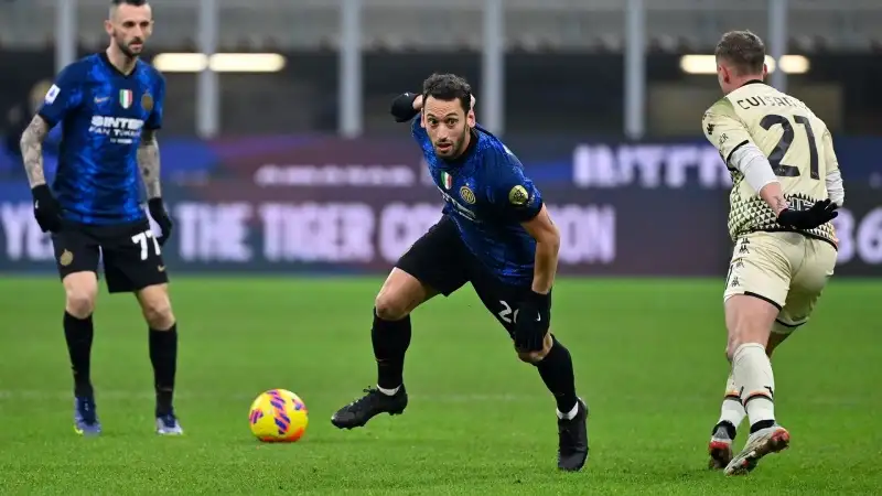 Calhanoglu 5.5: Un periodo un po' buio per il centrocampista, che deve ritrovare la forma degli scorsi mesi