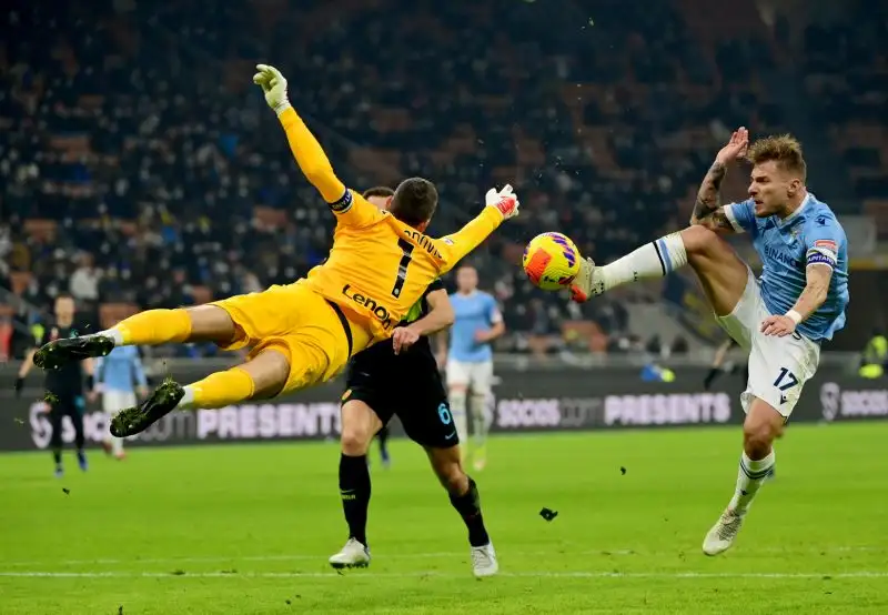 Handanovic 5: uscita incerta nell'azione che porta al gol di Immobile, con la possibilità di eguagliare il record di imbattibilità di Bordon che va in fumo
