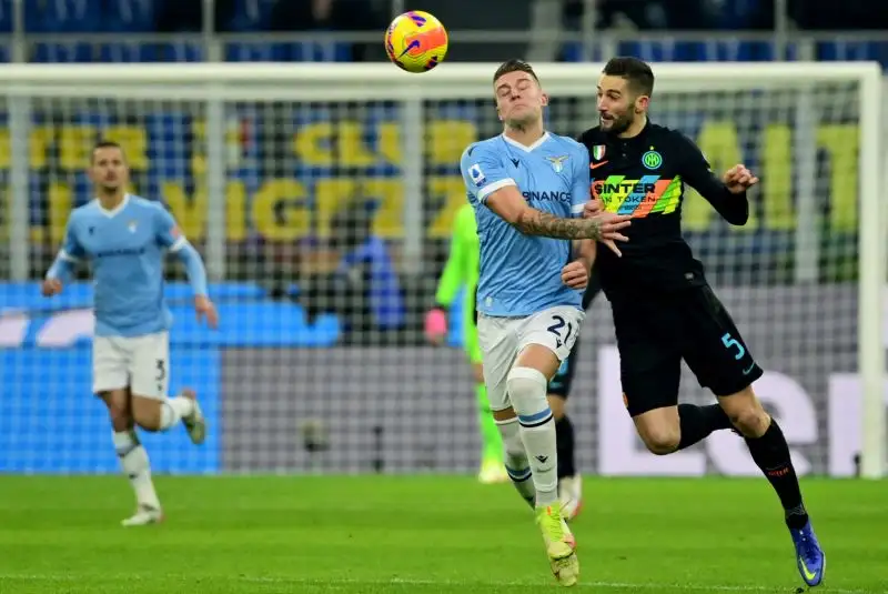 Milinkovic-Savic 6: partita solida a centrocampo, con una buona chance per segnare a inizio ripresa
