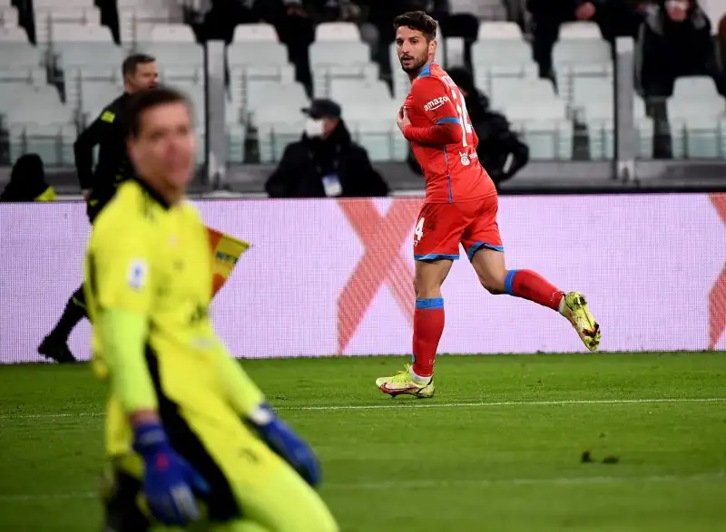Mertens 7,5: corre, segna, soffre, è l'ultimo a cercare il pari per i suoi. Con Insigne in uscita, è lui il leader del Napoli