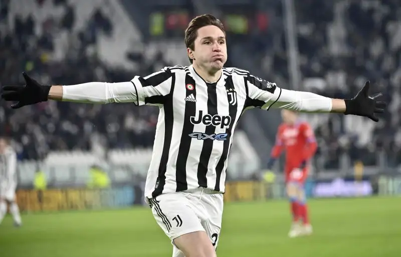 Chiesa 7,5: non solo per il gol, ma per l'efficacia delle sue incursioni e la pericolosità quando trova il tiro. E aiuta anche dietro