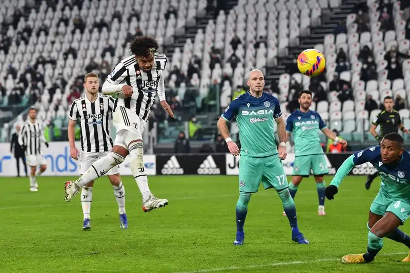 McKennie 7: tra i migliori, è onnipresente a centrocampo e segna la rete della sicurezza