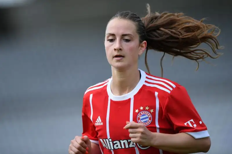 Nel 2015 si è trasferita al Bayern Monaco