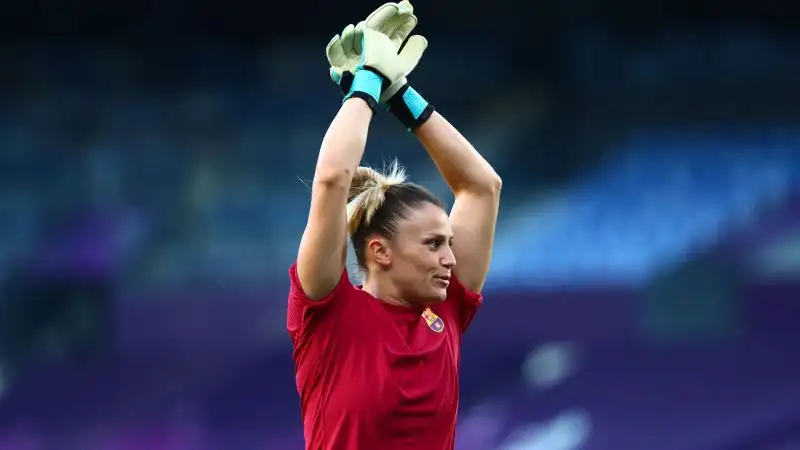A livello individuale è stata premiata come miglior portiera della stagione 2020-2021 dalla UEFA
