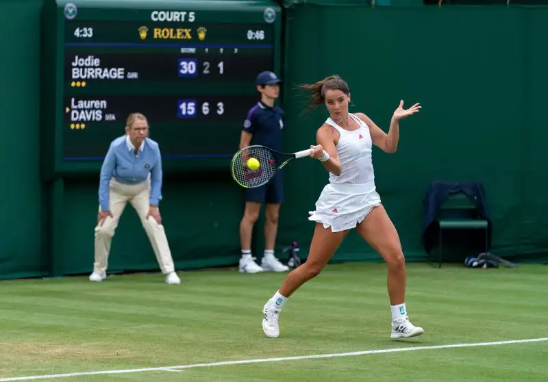 Quando non è impegnata con il tennis, si diverte a giocare a golf
