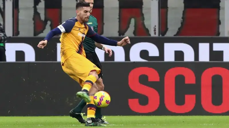 Pellegrini 5.5: suo il tiro da cui scaturisce il gol di Abraham, ma il capitano giallorosso non riesce ad incidere