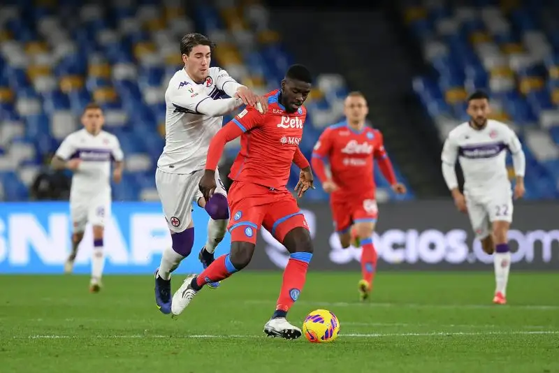 Tuanzebe 5,5: esordio molto complicato per il neo acquisto, Vlahovic lo brucia in occasione del primo gol viola