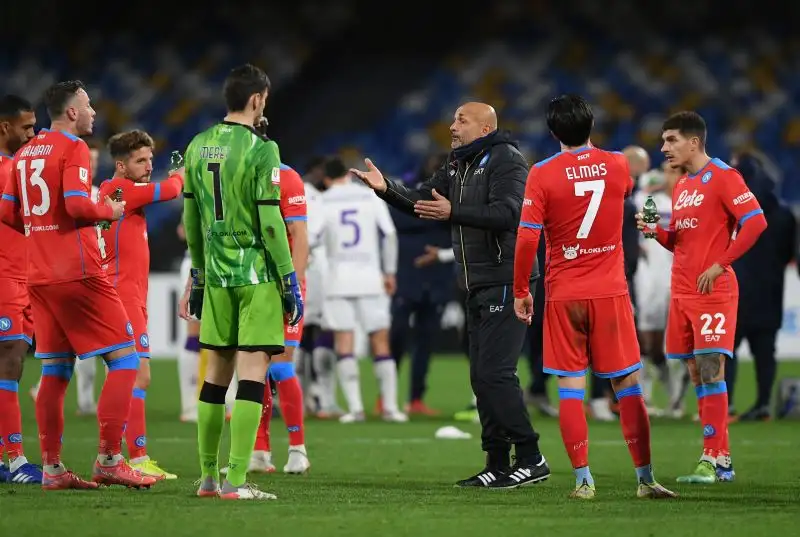 Spalletti 5: Napoli negativo soprattutto nel secondo tempo, quando non sfrutta la superiorità numerica. Poi Ruiz e Lozano affossano le speranze di qualificazione