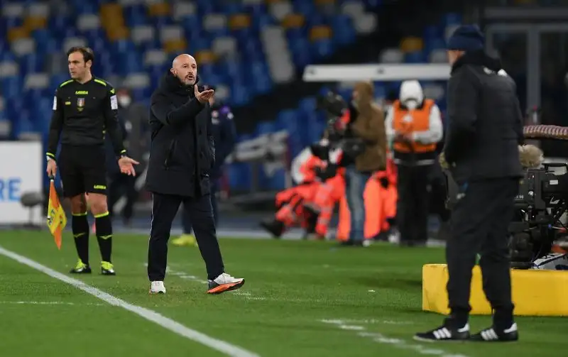 Italiano 7: la Fiorentina vola ai quarti di finale ottenendo una vittoria di prestigio a Napoli