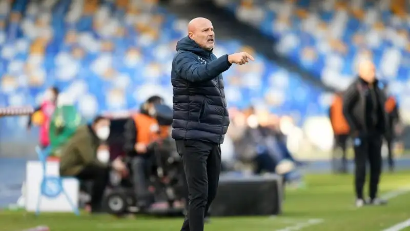 Colantuono 6: dopo un buon primo tempo, nella ripresa la sua squadra, già in difficoltà a causa delle assenze, subisce la qualità del Napoli