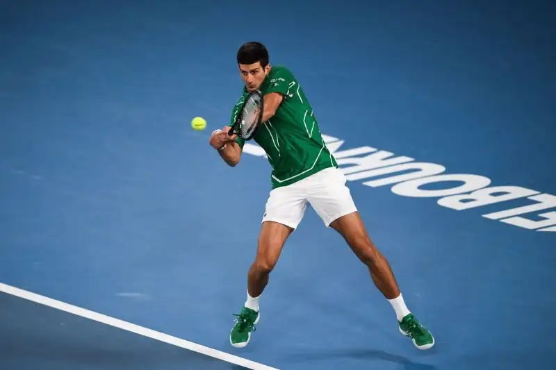 Grande battaglia quella del 2020 contro Thiem. L'austriaco, in vantaggio per 2 set a 1, resiste fino al quinto: è l'ottavo trionfo australiano per Nole