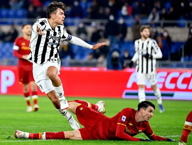 Dybala 7: mette a segno una gran rete che porta all'1 a 1 e contribuisce in entambe le fasi