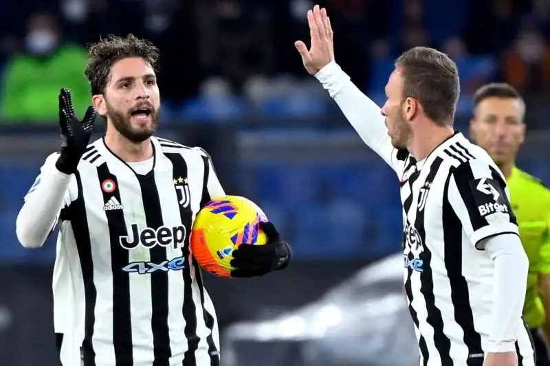 Locatelli 6.5: un primo tempo sottotono per il centrocampista azzurro, nel secondo emerge e segna la rete del 3 a 3