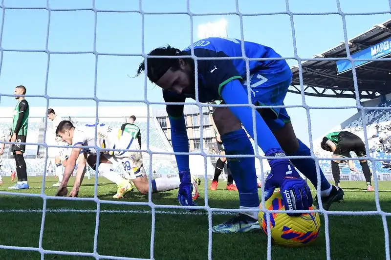 Consigli 5.5. Non ha grandi responsabilità sui gol degli scaligeri, tocca anche il rigore di Barak ma non riesce a deviarlo
