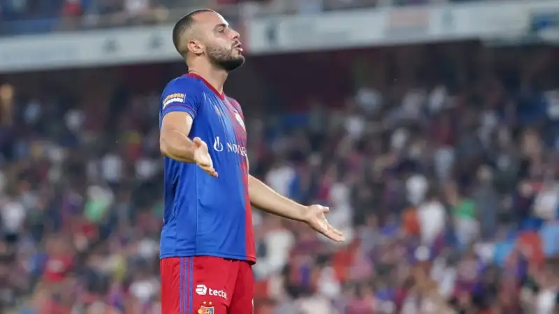FIORENTINA 5
Tutto gira intorno alla cessione di Vlahovic, che ha fatto la differenza nelle ultime stagioni. Cabral buon colpo comunque.